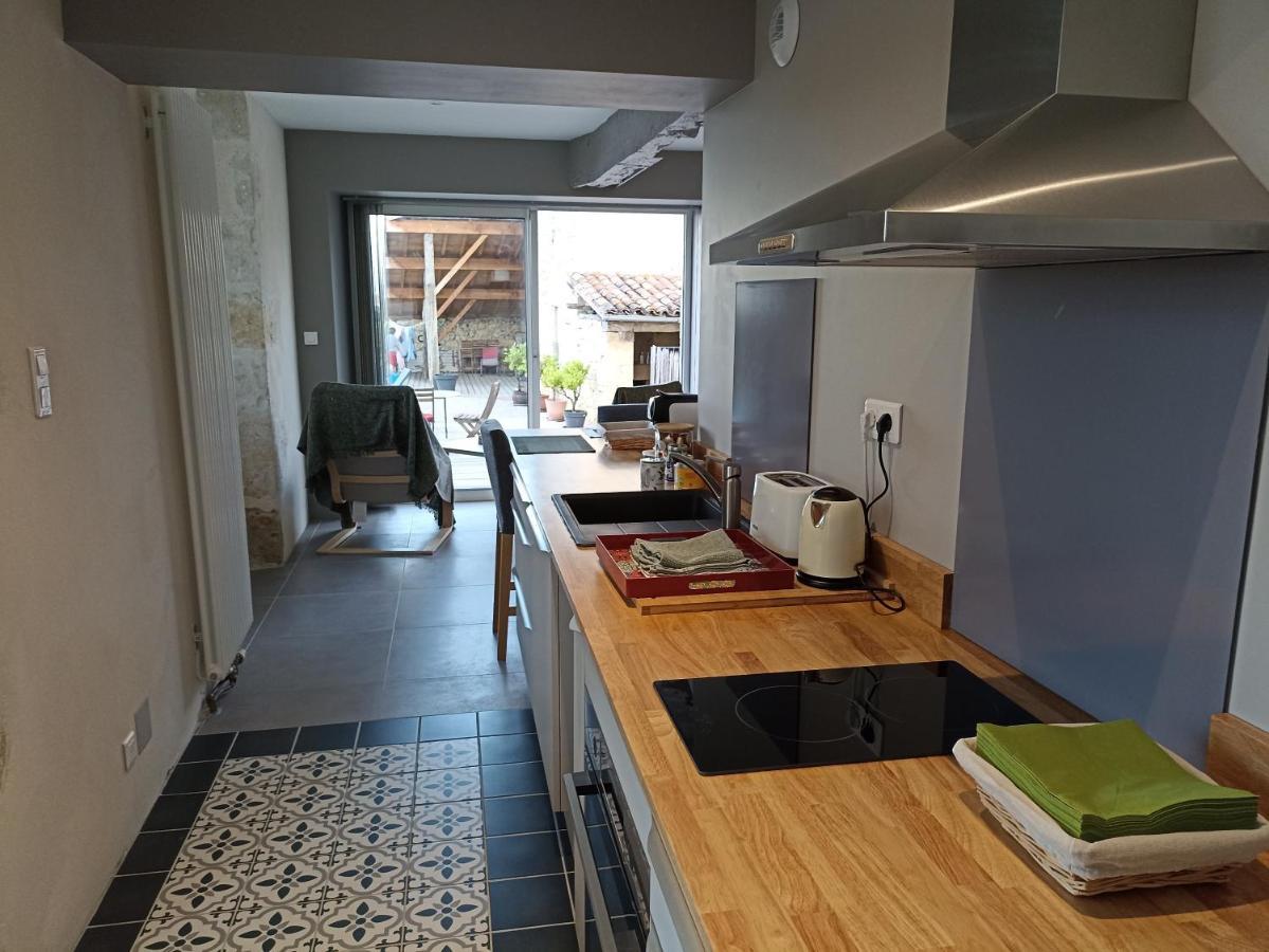 Pigeonnier De Sabaillan Bed & Breakfast Castelnau-d'Arbieu ภายนอก รูปภาพ