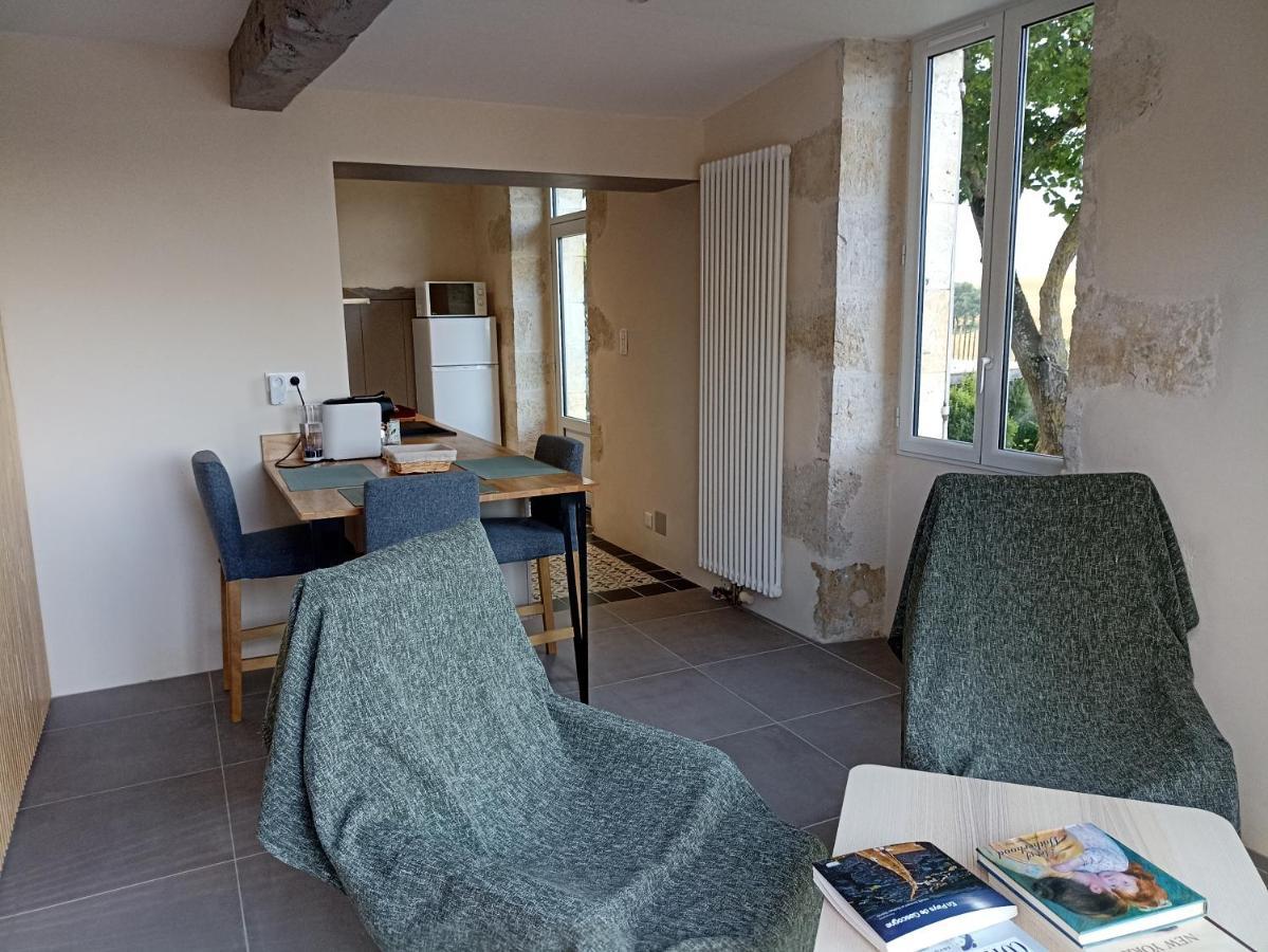Pigeonnier De Sabaillan Bed & Breakfast Castelnau-d'Arbieu ภายนอก รูปภาพ