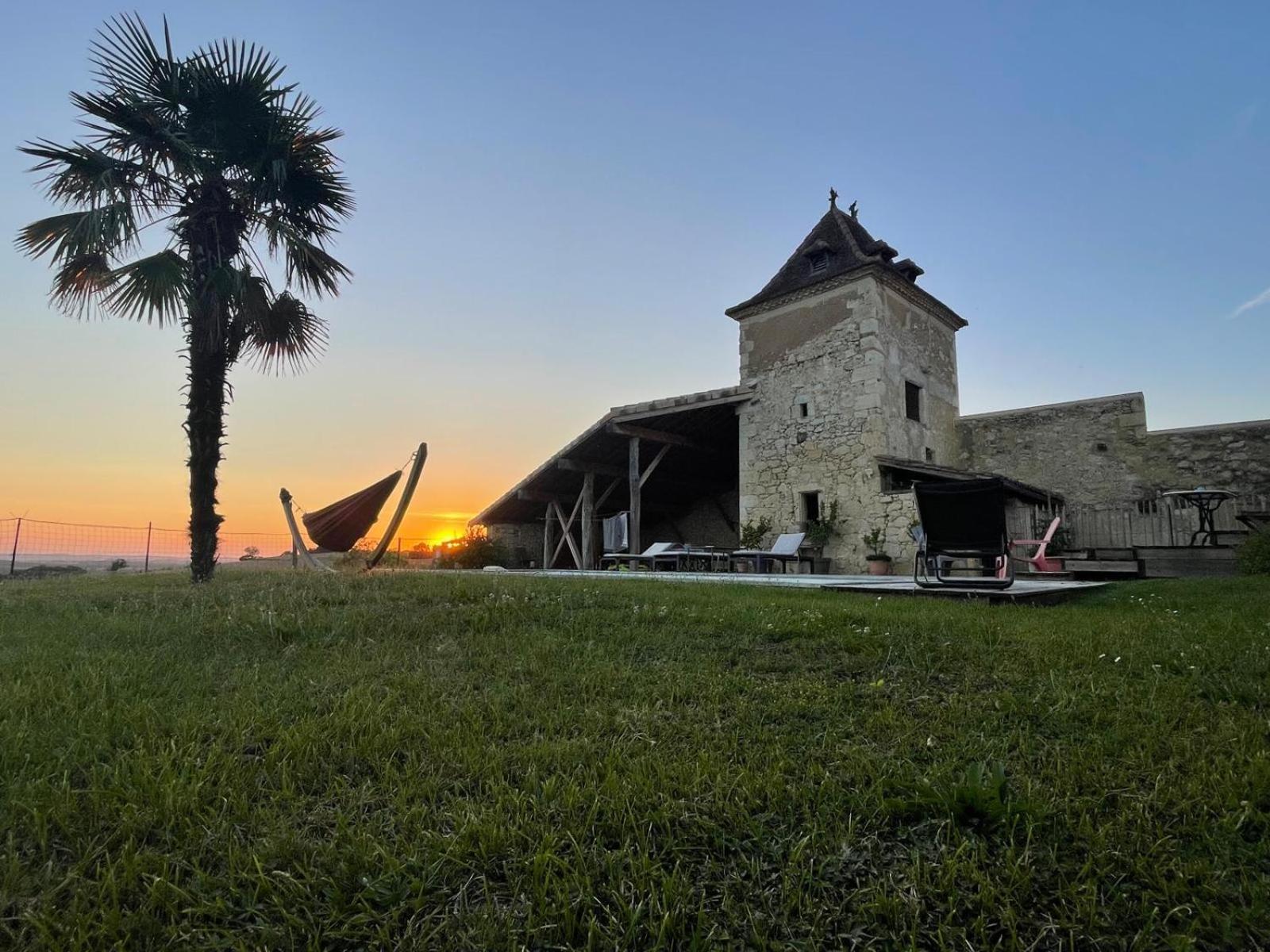 Pigeonnier De Sabaillan Bed & Breakfast Castelnau-d'Arbieu ภายนอก รูปภาพ